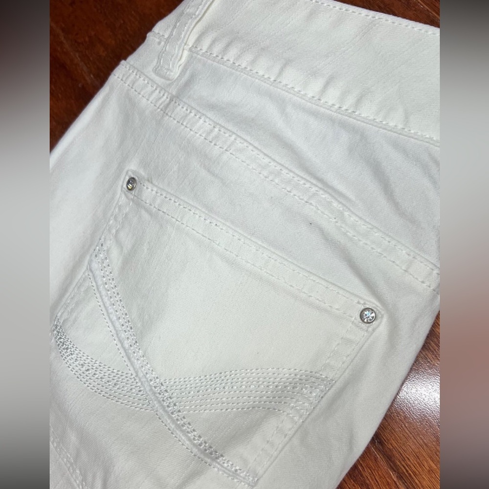 WHITE HOUSE BLACK MARKET WHITE JEANS NWOT - Picture 9 of 10